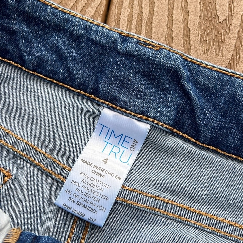 Time and true cuffed jeans, shorts SZ 4 - Picture 2 of 6
